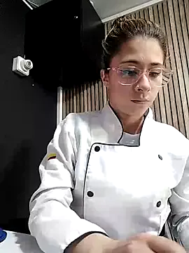 Sara_Roades from StripChat