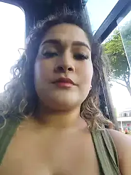 Sara_smiiith211 on StripChat 