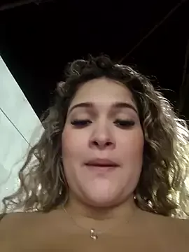 Sara_smiiith211 on StripChat 