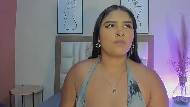 SaraBloomm from StripChat is Freechat