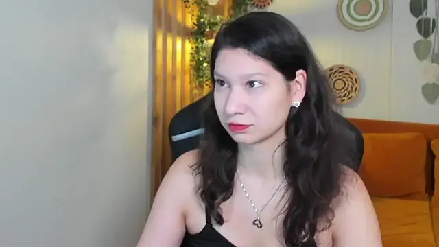 SaraDenars from StripChat is Freechat