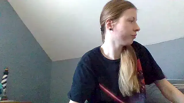 sarah2007 from StripChat is Freechat