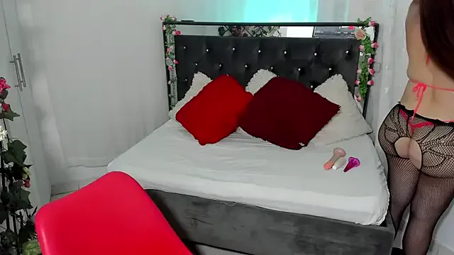 Sarah_bigass_Co from StripChat is Freechat