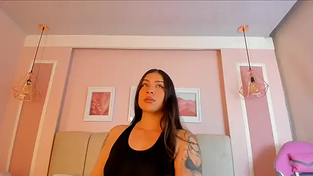 Sarah_Reidd from StripChat is Freechat