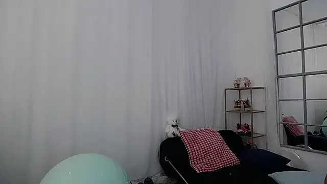 Sarahfit4 from StripChat is Freechat