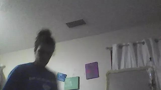 Sarahkat86 from StripChat