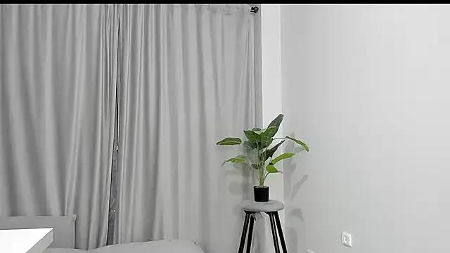 sarahphyllis from StripChat is Freechat