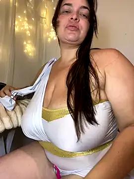sarahreyess_11 from StripChat is Freechat