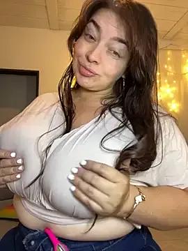 sarahreyess_11 from StripChat is Freechat