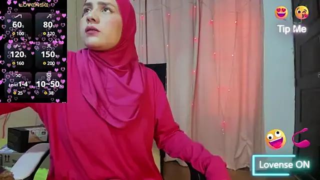 SaraMaalouf from StripChat is Freechat