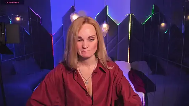 SaraSubtlety from StripChat