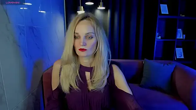 SaraSubtlety from StripChat