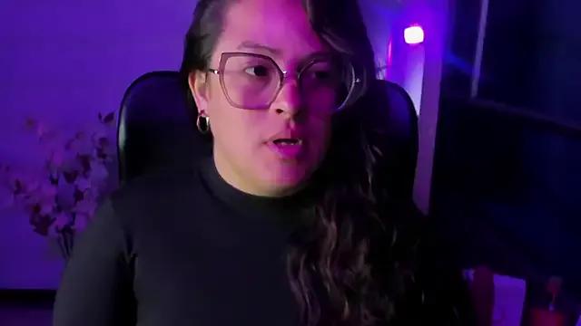 SaraThomso from StripChat is Freechat