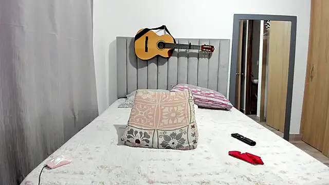 Girls: try live performances with matured performers, from dancing to quirks, in a variety of beautiful sex cams.