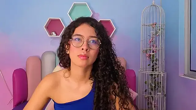 Sasha-Monroe from StripChat is Freechat