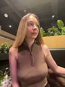 SashaCatt from StripChat is Freechat