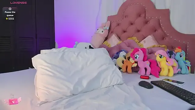 Saskia_secret from StripChat