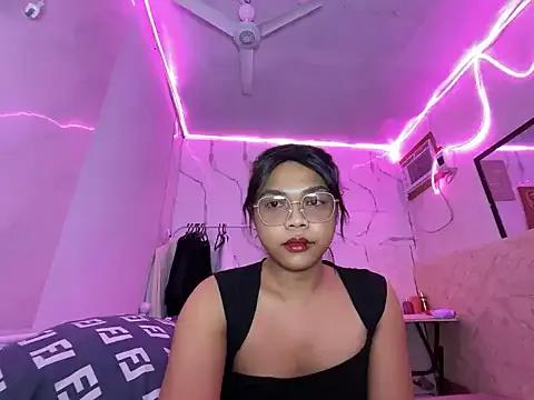 Sassy_lenarxx from StripChat