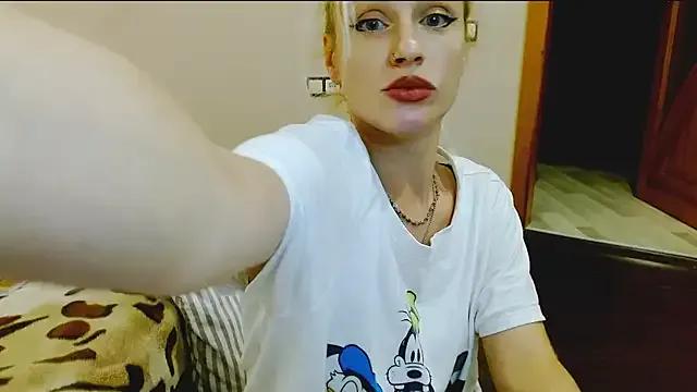 SatinQueen90 from StripChat is Freechat