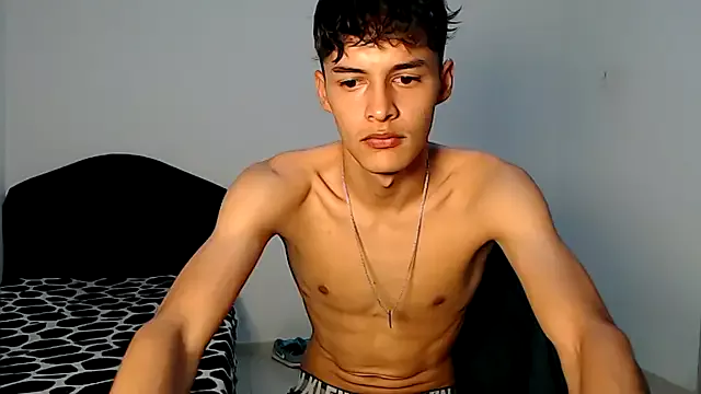 Satisfactionx22 from StripChat