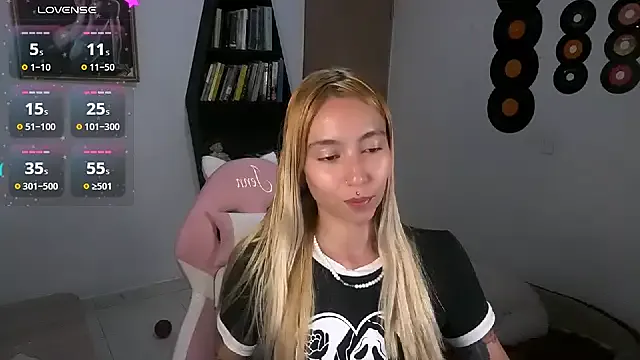 Girls: try live performances with matured performers, from dancing to quirks, in a variety of beautiful sex cams.