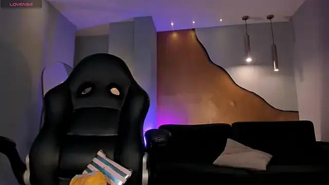 SavannahStorm from StripChat