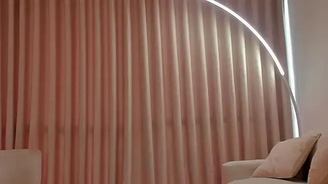 SavannahWildee from StripChat is Freechat