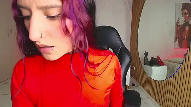 Scaarlettfox from StripChat