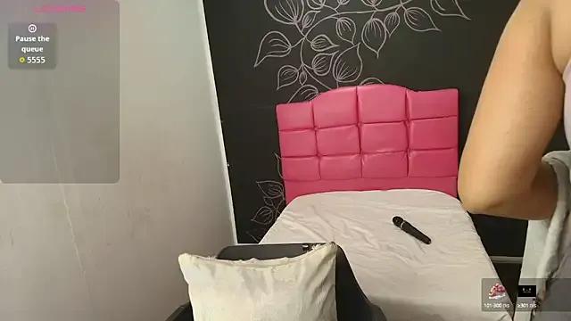 ScarleetJhonsonX from StripChat is Freechat