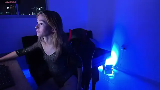 SCARLET_FOX7 from StripChat is Freechat