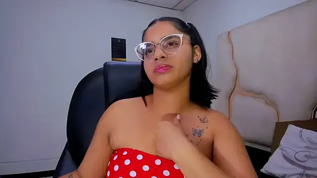 ScarletDoll from StripChat is Freechat