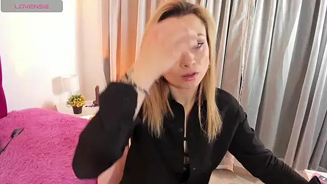 scarlett_blake11 from StripChat is Freechat