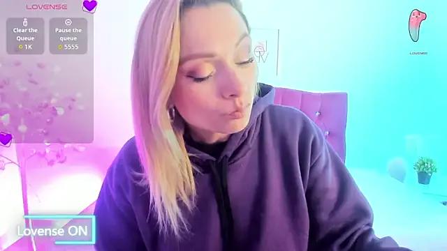 scarlett_blake11 from StripChat is Freechat