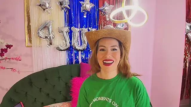 Girls: try live performances with matured performers, from dancing to quirks, in a variety of beautiful sex cams.