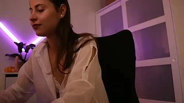 scarletttnoir from StripChat is Freechat