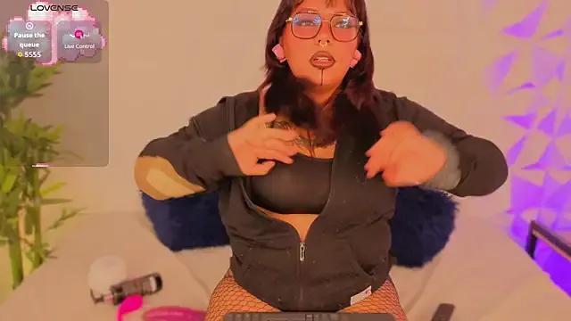 Girls: try live performances with matured performers, from dancing to quirks, in a variety of beautiful sex cams.