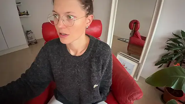 Scorpion_Peach from StripChat is Freechat