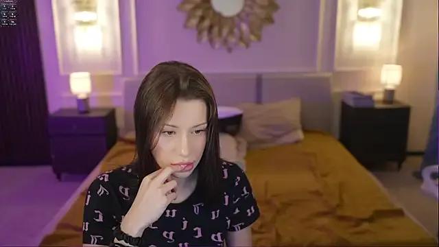 Selena_Glow from StripChat