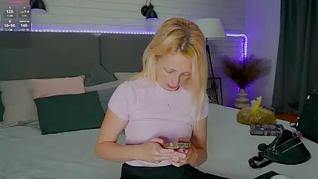 Selena_Lily from StripChat is Freechat