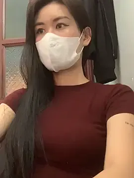 SelenaHoney from StripChat is Freechat