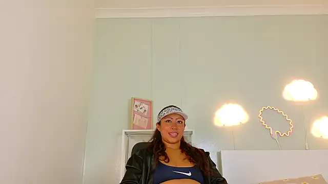 SeleneGibson__ from StripChat is Freechat