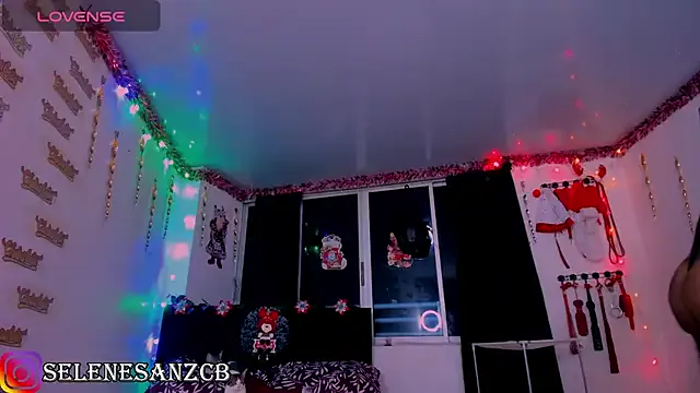 selenesaenz from StripChat is Freechat