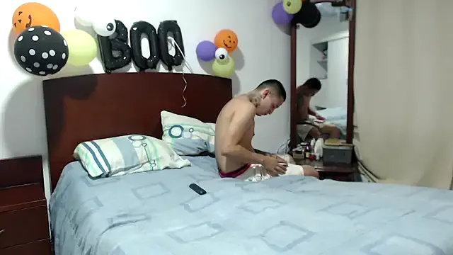 Girls: try live performances with matured performers, from dancing to quirks, in a variety of beautiful sex cams.