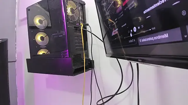 Sex_samantha from StripChat is Freechat