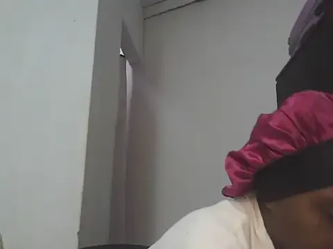 Sexxybella27 from StripChat