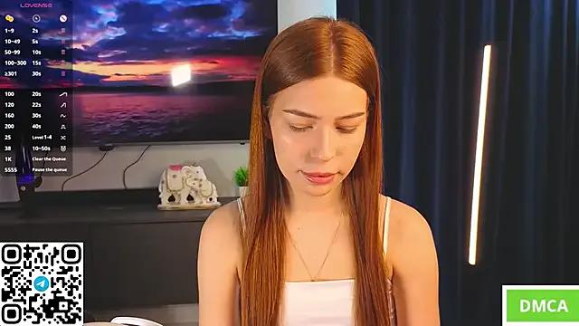 SexyEsma from StripChat is Freechat