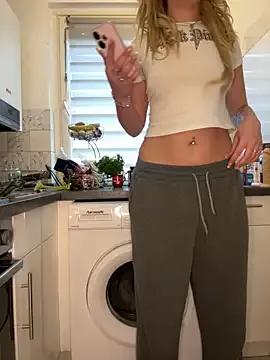 sexyhoneycake from StripChat is Freechat