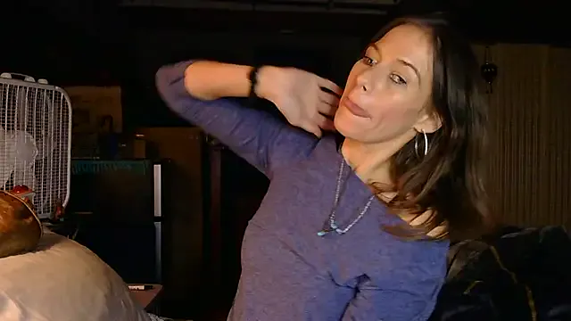 Girls: try live performances with matured performers, from dancing to quirks, in a variety of beautiful sex cams.