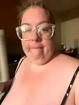 sexymommy1988 from StripChat is Freechat