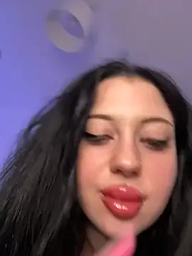 SexyNixy from StripChat is Freechat